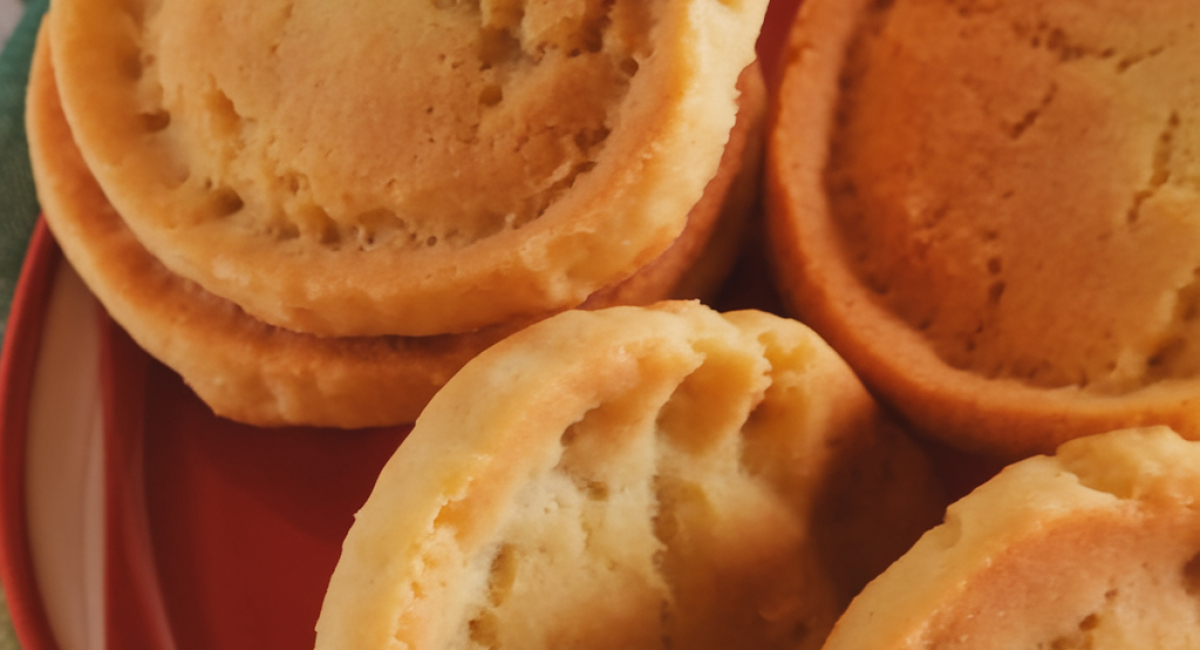 Bolachinha de fubá simples perfeita para comer tomando café leite ou chá uma delícia