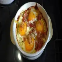 Œufs Cocotte Au Chèvre Et Aux Lardons
