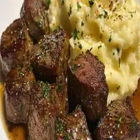 Garlic Butter Steak Bites and Mash 🥩🧈🥔