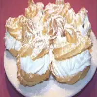 Hojaldres de crema de pasta choux