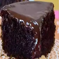​​​​BOLO DE CHOCOLATE MOLHADINHO🍫🍩