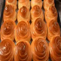 Um amigo da Argentina me ensinou a fazer pãezinhos incrivelmente deliciosos