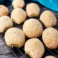 ¡Harina, azúcar y manteca es todo lo que necesitas para estas Galletas! Esta receta es super sencilla