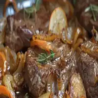 Bœuf Sauté aux Oignons