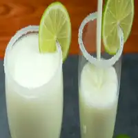 Limonada suíça super refrescante e deliciosa para enfrentar essa onda de calor