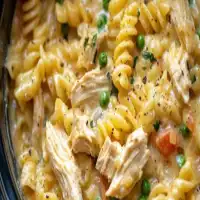 Slow Cooker Chicken Pot Pie Pasta