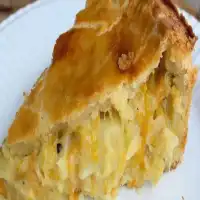 Empadão de frango com massa que desmancha na boca