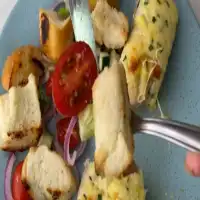 Les fameux rouleaux de poitrine de poulet. Tout le monde les aime !