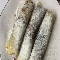 Placez le lait concentré sur l'eau bouillante!