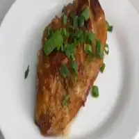 Este pollo es tan delicioso que lo cocino casi todos los días.