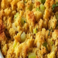 Paula Deen’s Southern Cornbread Dressing