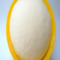Um segredo e a massa de pão crescerá como uma nuvem