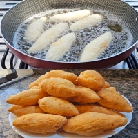 Bolinho de polvilho salgado, não murcha e não estoura