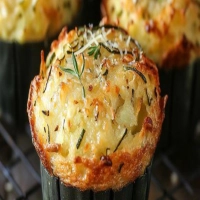 Recette de Muffins Croustillants aux Courgettes, Pommes de Terre et Parmesan