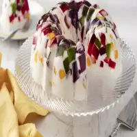 Gelatina mosaico bem cremosa que faz o maior sucesso com a criançada