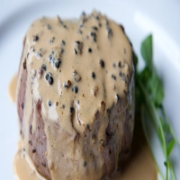 Steak poêlé à la sauce au beurre