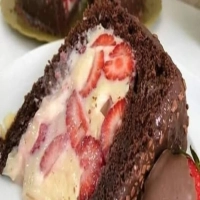 Bolo Bombom de Morango