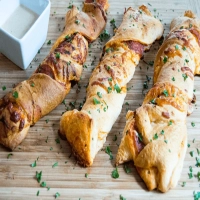 Garlic Butter Bacon Alfredo Pizza Twists