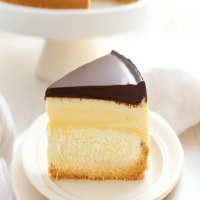 Heavenly Boston Cream Pie Cheesecake: A Decadent Dessert Mash-Up