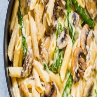 Creamy Mushroom and Asparagus Chicken Penne