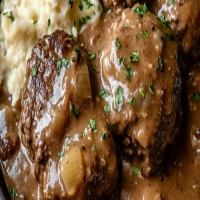 Slow-Cooked Turkey Salisbury Steak