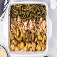 Baked chiken, potatoes and green beans