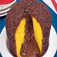 Bolo de cenoura com brigadeiro