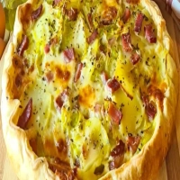 Tarte salée aux pommes de terre et jambon : la recette d’un plat facile et savoureux