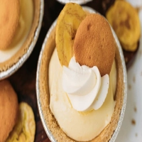 Mini banana cream pies
