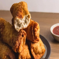 Easy Crab Rangoon Egg Rolls