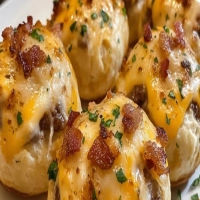 Garlic Parmesan Bacon Cheeseburger Bombs