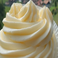 How to Make Russian Buttercream: A Smooth and Simple Frosting