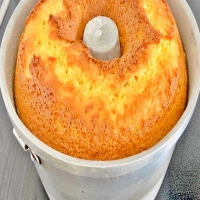 Hoje fiz o Bolo de Laranja como a minha avó me ensinou... ficou tão fofinho e saboroso!