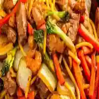 Yakissoba Caseiro: Uma Viagem de Sabores ao Oriente no Conforto da Sua Casa