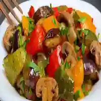 Délicieux mélange de légumes rôtis