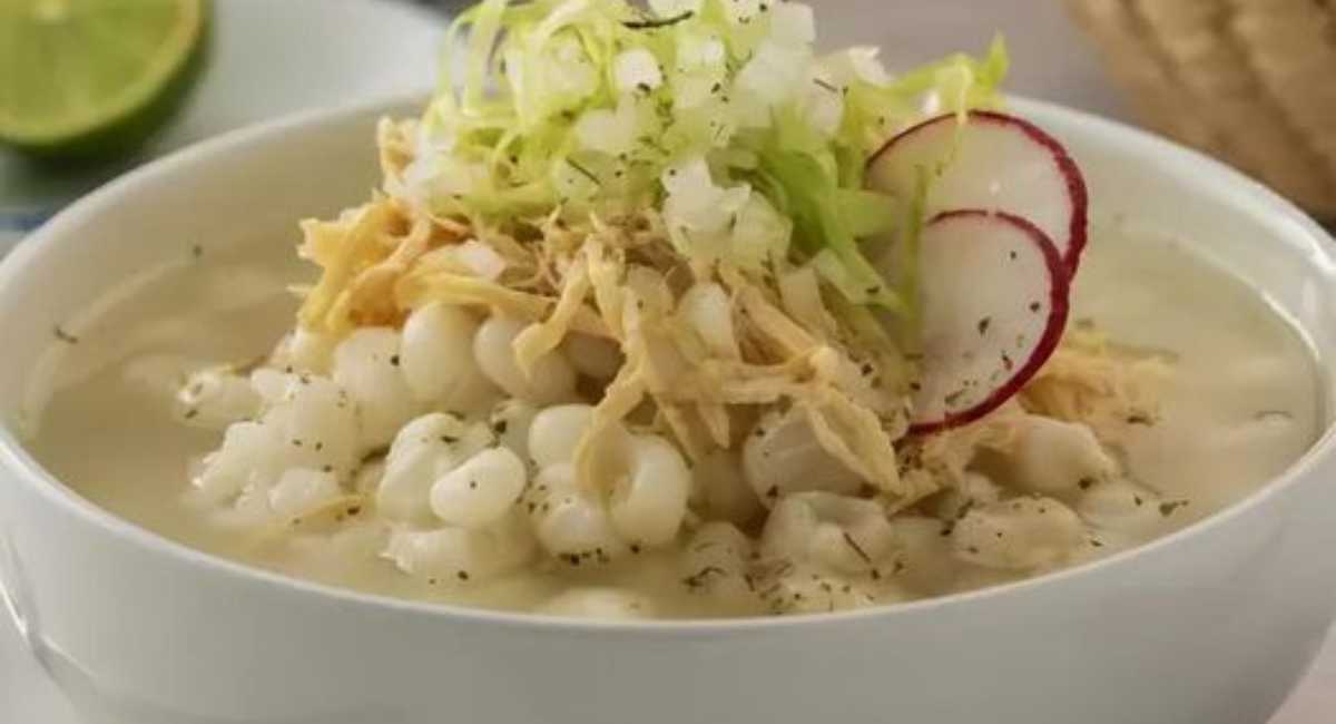 Pozole blanco