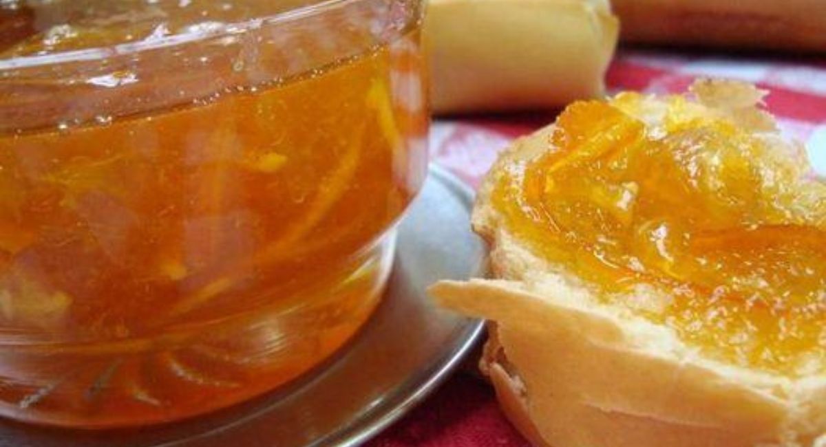 Geleia com  2 laranjas e 1 cenoura 
