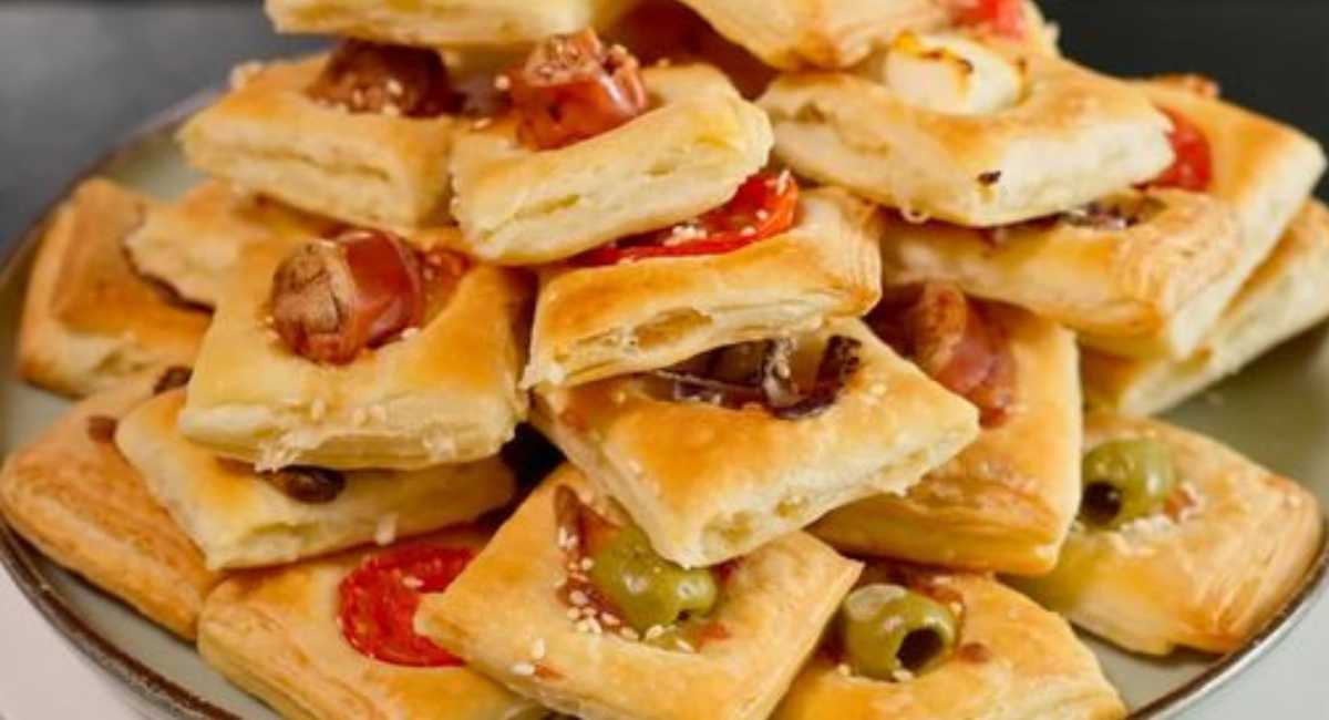 Carrés de pâte feuilletée aux épinards et au fromage