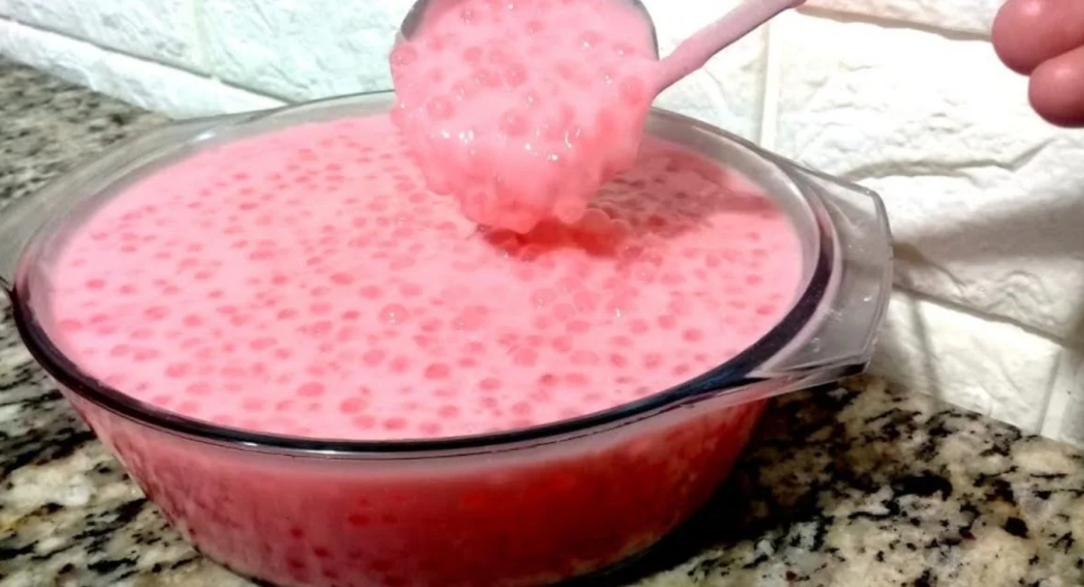 Sagu-Mousse de Morango fácil e delicioso