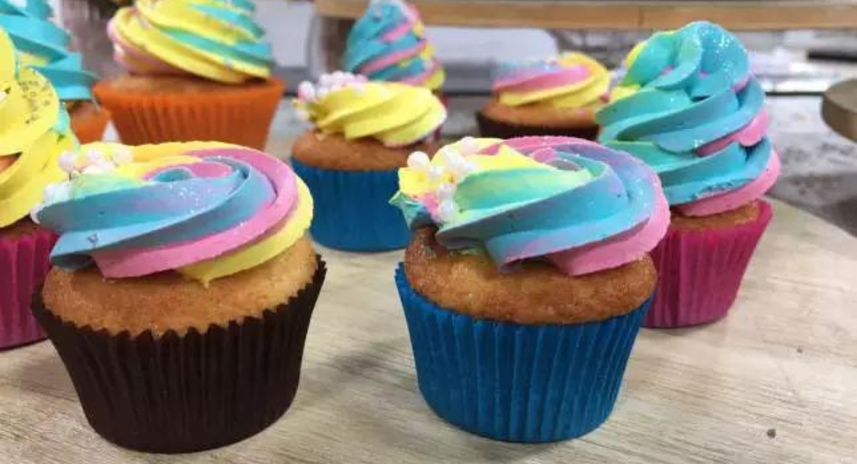 🍭🧁 Cotton Candy Cupcakes 🎡✨