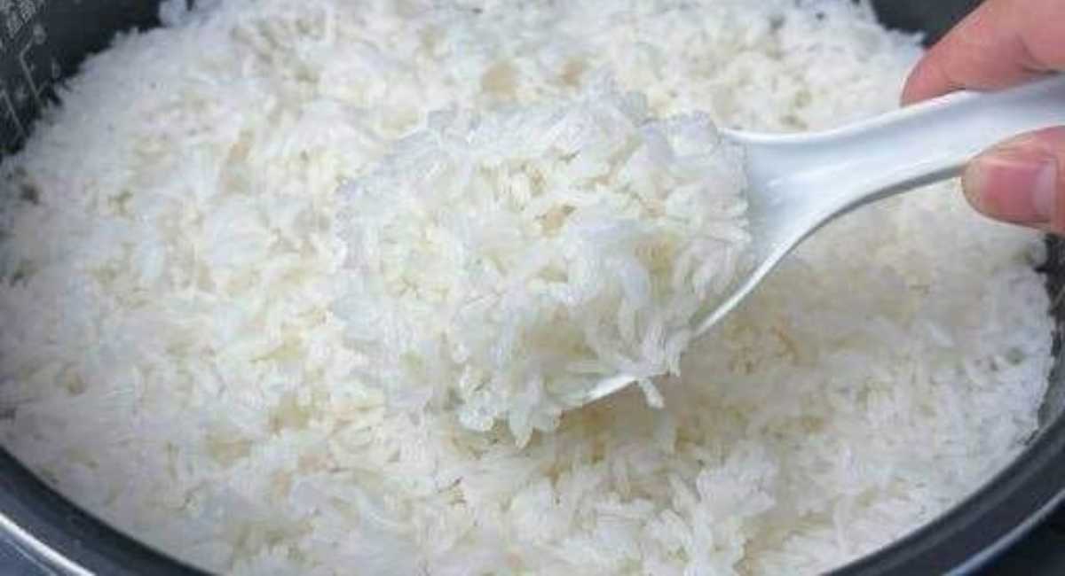 El gran error de cocinar arroz solo con agua: descubre el secreto para un arroz perfecto