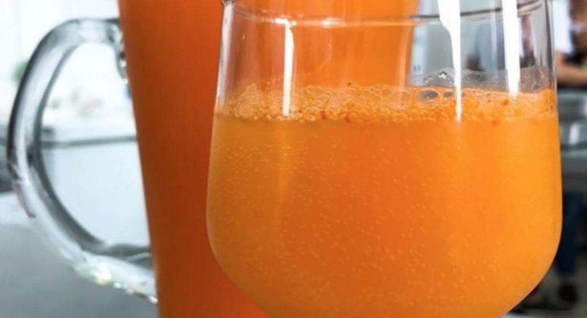 Essa Fanta caseira é maravilhosa, só tomo esse refrigerante, faço 2 litros e deixo na geladeira