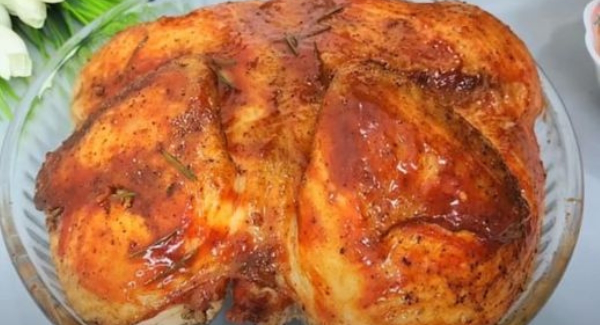Frango inteiro de frigideira