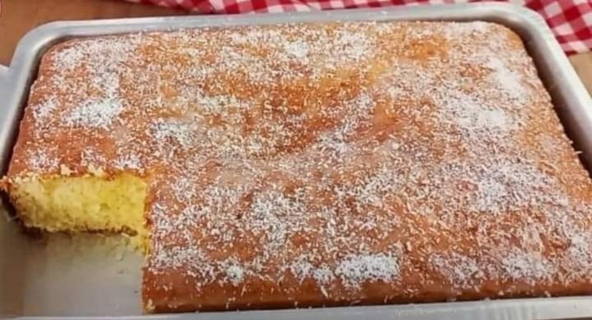 BOLO DELICIOSO DE MAIZENA COM COCO