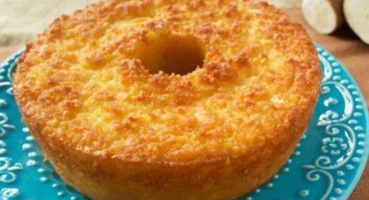 Bolo de aipim de liquidificador simples e prático é só bater os ingrediente colocar na forma e assar