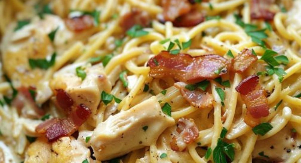 Slow Cooker Creamy Chicken Carbonara