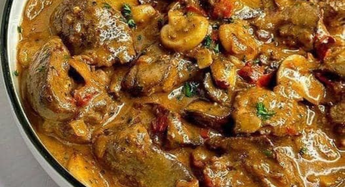 Foies de poulet épicés aux champignons