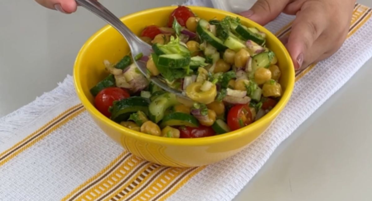Esta salada é viciante, você não vai conseguir parar de comê-la!