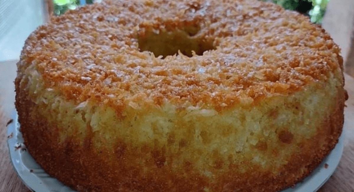 Bolo de coco simples de liquidificador