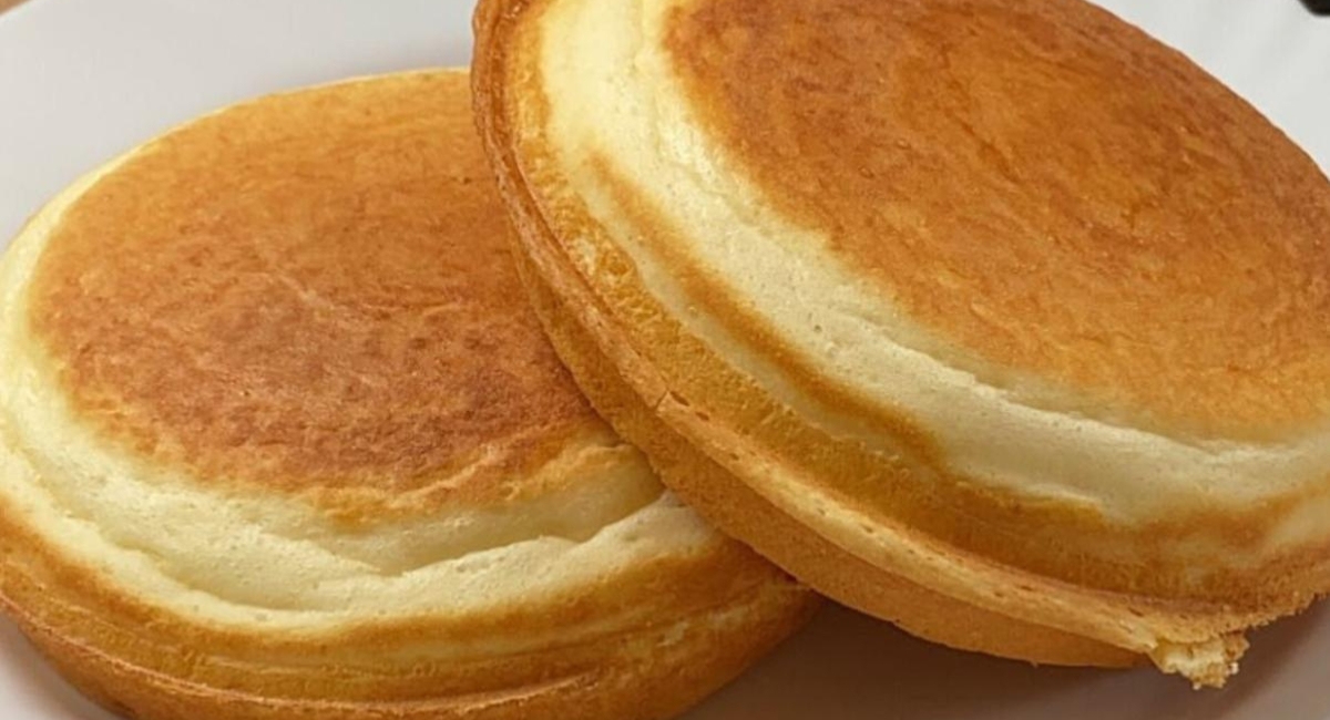 Misturei maisena com 1 ovo e fiz um pão de frigideira incrível para o café da manhã